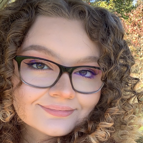 Meet your Posher, Jessica - Picture 1 of 1